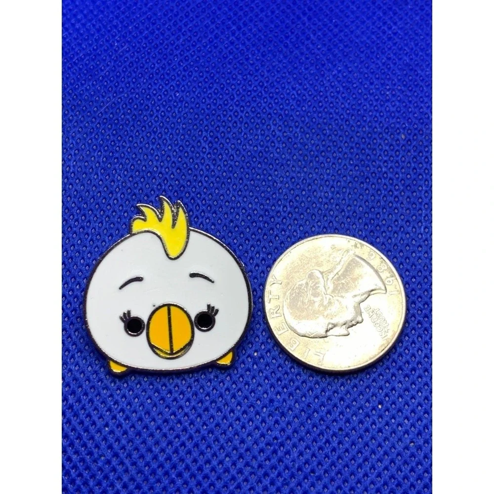 2017 Tiki Room Showgirl Bird Disney Trading Pin Adventureland White Parrott Tsum